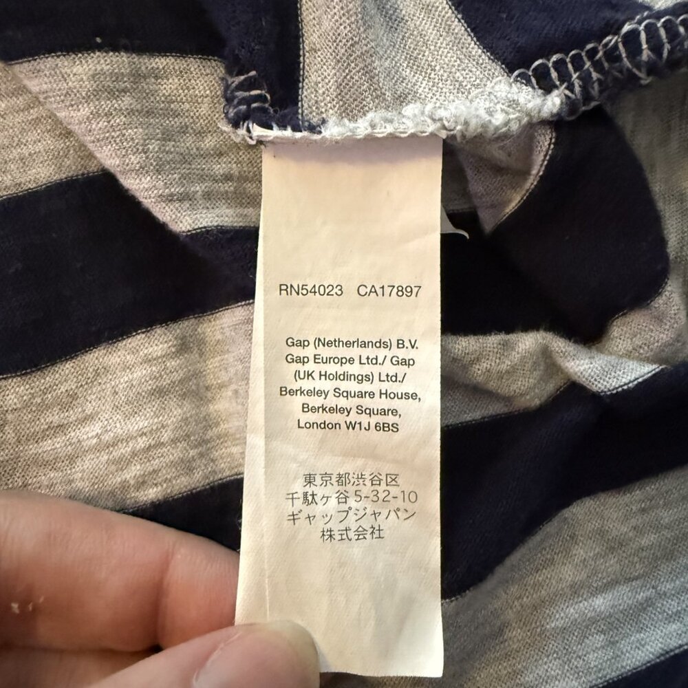 Women's GAP short sleeved striped V-neck top Size Medium EUC Gray, Navy, Orange - Picture 4 of 8